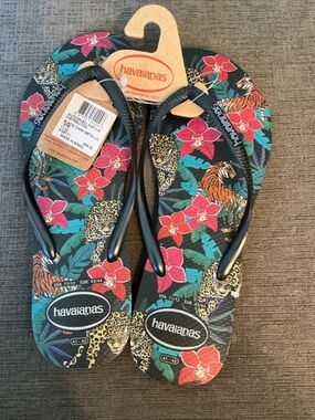 Havaianas Tropical Jungle Flip Flops - Black Straps with Red & Green Print